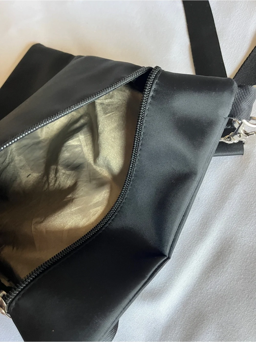 SCANSAFE Black RFID Crossbody Travel Bag Purse Small 8.5